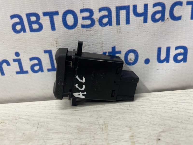 Кнопка подогрева Accord 2002-2008 CL K24A3 2.4 Кнопка подогрева Accord 2002-2008 CL K24A3 2.4