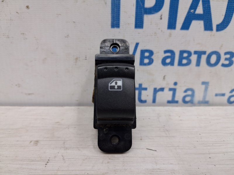 Запчасть кнопка стеклоподъемника SsangYong Actyon 2005-2010 CJ 2.0 diesel D20DT 8584031000HCH Б/У Кнопка стеклоподъемника SsangYong Actyon 2005-2010 CJ 2.0 diesel D20DT 8584031000HCH Б/У