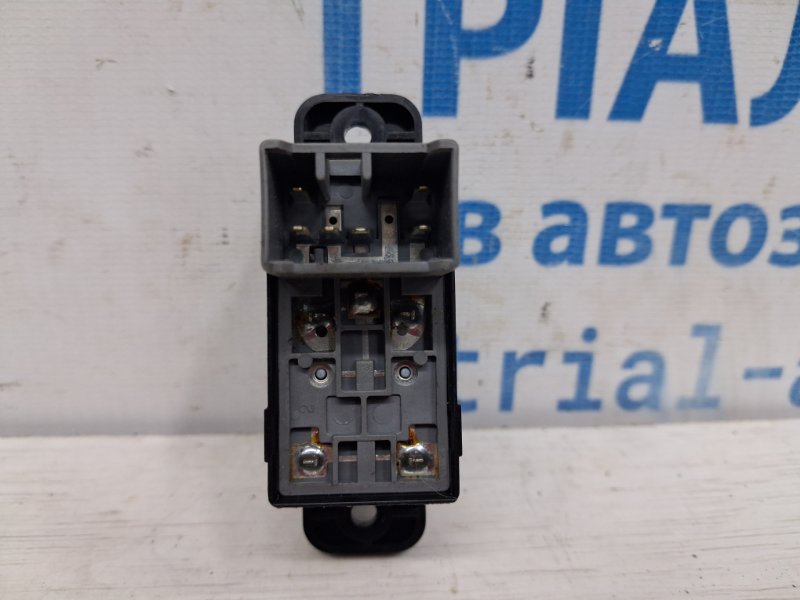 Кнопка стеклоподъемника SsangYong Actyon CJ 2.0 diesel D20DT Кнопка стеклоподъемника SsangYong Actyon CJ 2.0 diesel D20DT