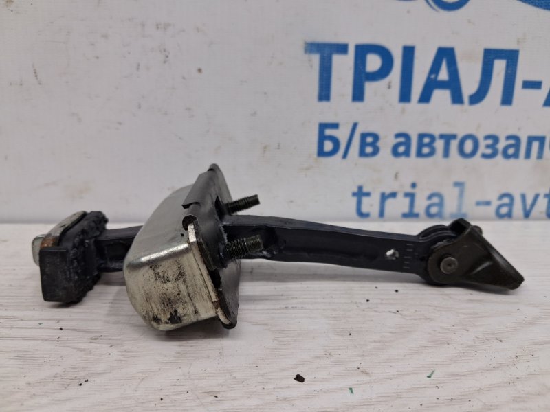 Запчасть ограничитель двери передний правый Honda Accord 2002-2008 CL K24A3 2.4 72340SDAA01 Б/У Ограничитель двери передний правый Honda Accord 2002-2008 CL K24A3 2.4 72340SDAA01 Б/У