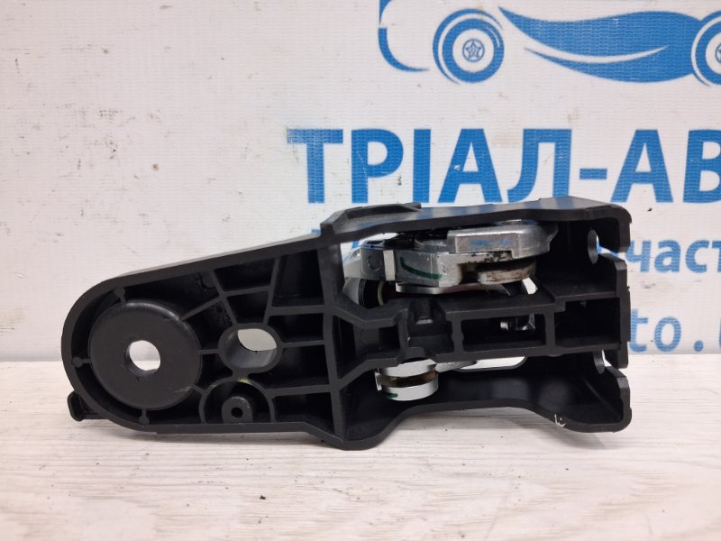 Ручка двери внутренняя правая Jeep Cherokee KL 3.2 бензин EHK Ручка двери внутренняя правая Jeep Cherokee KL 3.2 бензин EHK
