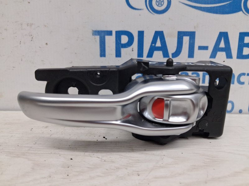 Ручка двери внутренняя правая Jeep Cherokee 2013-2019 KL 3.2 бензин EHK 68227250AA Б/У