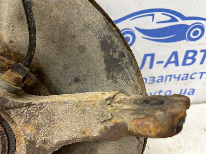Кулак поворотный правый со ступицей Accord 2002-2008 CL K24A3 2.4