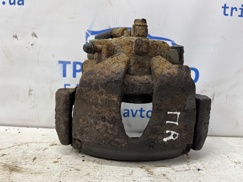 Запчасть суппорт передний правый Honda Accord 2002-2008 CL K24A3 2.4 45002SEAE01 Б/У Суппорт передний правый Honda Accord 2002-2008 CL K24A3 2.4 45002SEAE01 Б/У