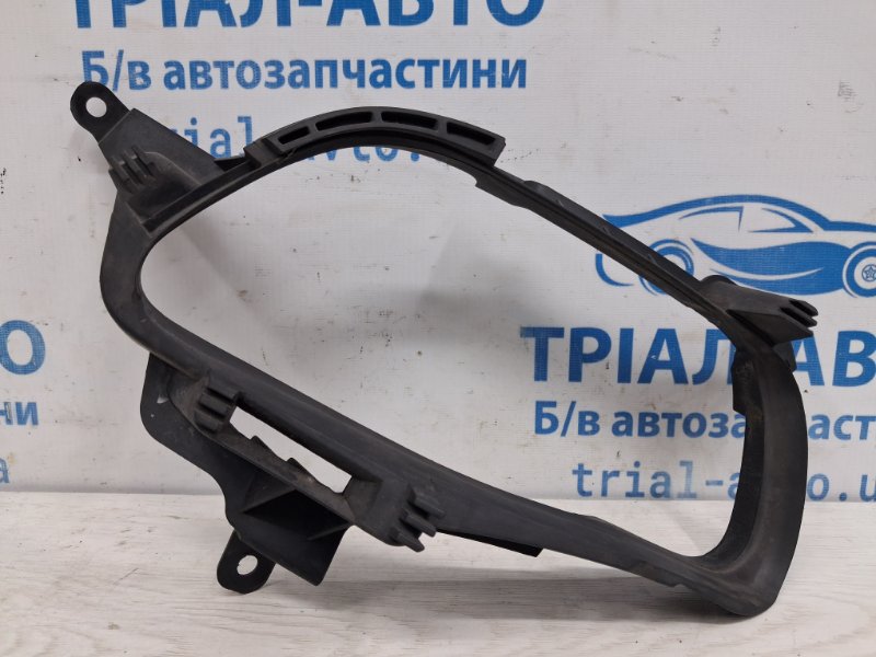 Накладка передняя правая Jeep Cherokee 2013-2019 KL 2.4 бензин ED6 68227250AA Б/У
