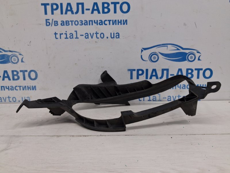 Накладка передняя правая Jeep Cherokee KL 2.4 бензин ED6