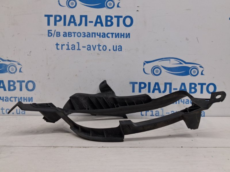 Накладка передняя правая Jeep Cherokee KL 3.2 бензин EHK