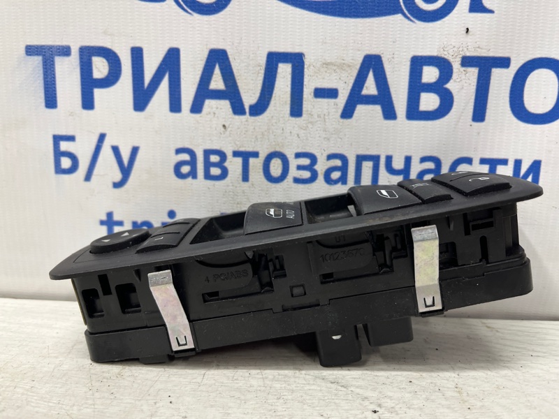 Блок управления стеклоподъемниками Jeep Cherokee KL 3.2 бензин EHK Блок управления стеклоподъемниками Jeep Cherokee KL 3.2 бензин EHK