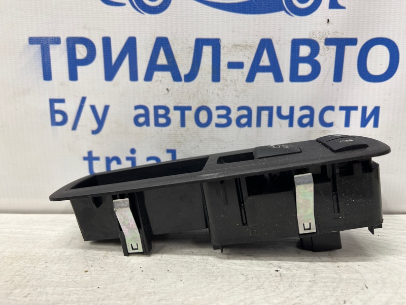 Кнопка стеклоподъемника Jeep Cherokee KL 3.2 бензин EHK Кнопка стеклоподъемника Jeep Cherokee KL 3.2 бензин EHK