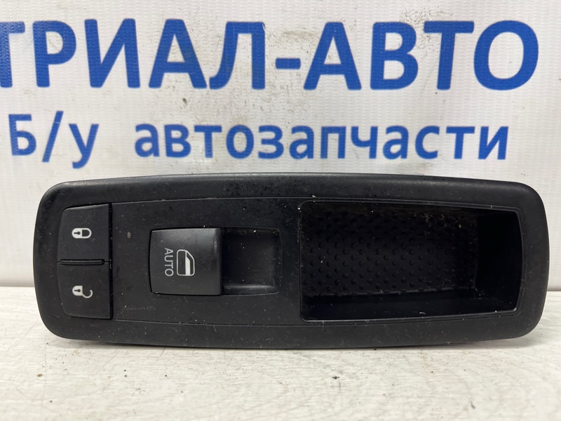 Кнопка стеклоподъемника Jeep Grand Cherokee 2010-2022 WK2 3.6 бензин ERB 69030822AC Б/У