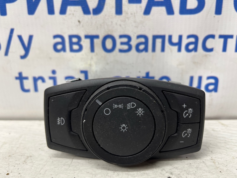 Запчасть корректор фар Ford Escape 2012-2019 3 2.0 бензин ENR90 BM5T13A024JE Б/У Корректор фар Ford Escape 2012-2019 3 2.0 бензин ENR90 BM5T13A024JE Б/У