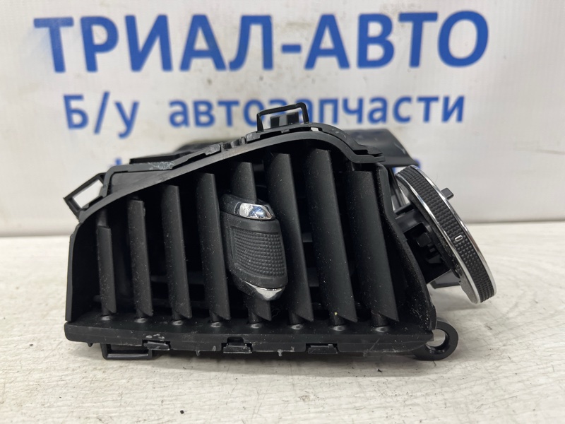 Запчасть дефлектор обдува Jeep Compass 2016-2020 MP 2.4 бензин EDE 5ZL48TRMAB Б/У Дефлектор обдува Jeep Compass 2016-2020 MP 2.4 бензин EDE 5ZL48TRMAB Б/У