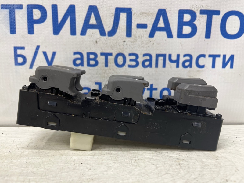 Запчасть блок управления стеклоподъемниками Hyundai Sonata 2010-2016 YF 2.4 бензин G4KJ 935703S000RAS Б/У Блок управления стеклоподъемниками Hyundai Sonata 2010-2016 YF 2.4 бензин G4KJ 935703S000RAS Б/У