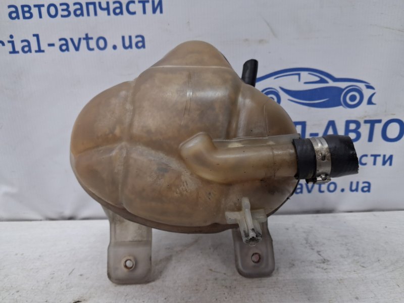 Бачок радиатора (расширительный) Doblo 2010-2025 2 1.6 дизель multijet Бачок радиатора (расширительный) Doblo 2010-2025 2 1.6 дизель multijet