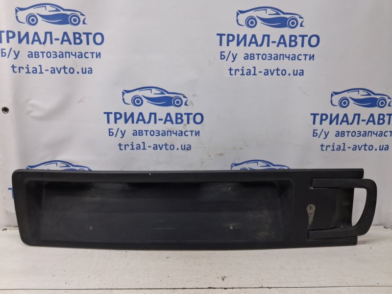 Запчасть накладка Fiat Doblo 2010-2025 2 1.6 дизель multijet 07355019700E Б/У Накладка Fiat Doblo 2010-2025 2 1.6 дизель multijet 07355019700E Б/У