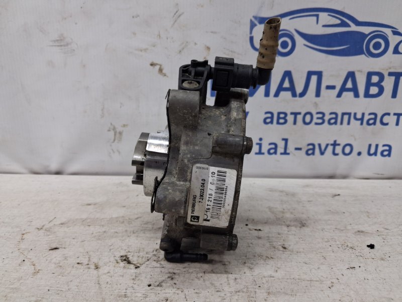 Запчасть насос вакуумный Fiat Doblo 2010-2025 2 1.6 дизель multijet 55205446 Б/У Насос вакуумный Fiat Doblo 2010-2025 2 1.6 дизель multijet 55205446 Б/У
