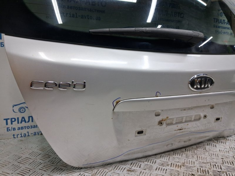 Крышка багажника Ceed 2007-2012 ED 1.6 diesel D4FB Крышка багажника Ceed 2007-2012 ED 1.6 diesel D4FB