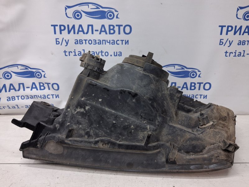 Фара правая Pajero Wagon 1999-2006 3 3.2 Дизель 4M41