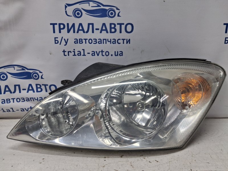 Запчасть фара левая Kia Ceed 2007-2012 ED 1.6 diesel D4FB 921011H000 Б/У Фара левая Kia Ceed 2007-2012 ED 1.6 diesel D4FB 921011H000 Б/У