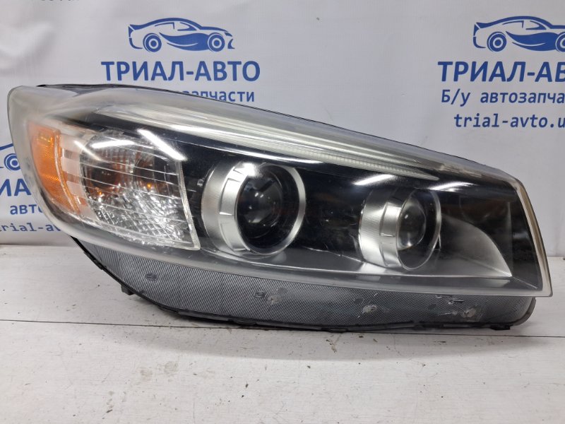 Фара правая Kia Sorento 2014-2020 UM 2.4 бензин G4KJ 92102-C6000 Б/У