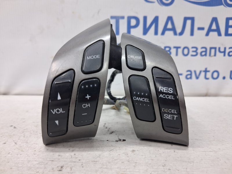 Запчасть кнопки руля Honda Accord 2002-2008 CL K24A3 2.4 Б/У Кнопки руля Honda Accord 2002-2008 CL K24A3 2.4 Б/У