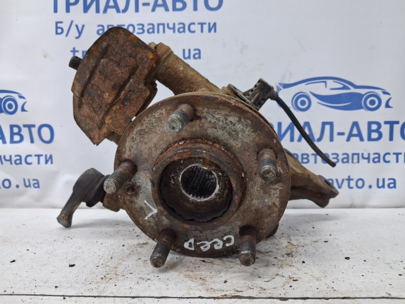Кулак поворотный левый со ступицей Ceed 2006-2012 ED 1.6 diesel D4FB Кулак поворотный левый со ступицей Ceed 2006-2012 ED 1.6 diesel D4FB