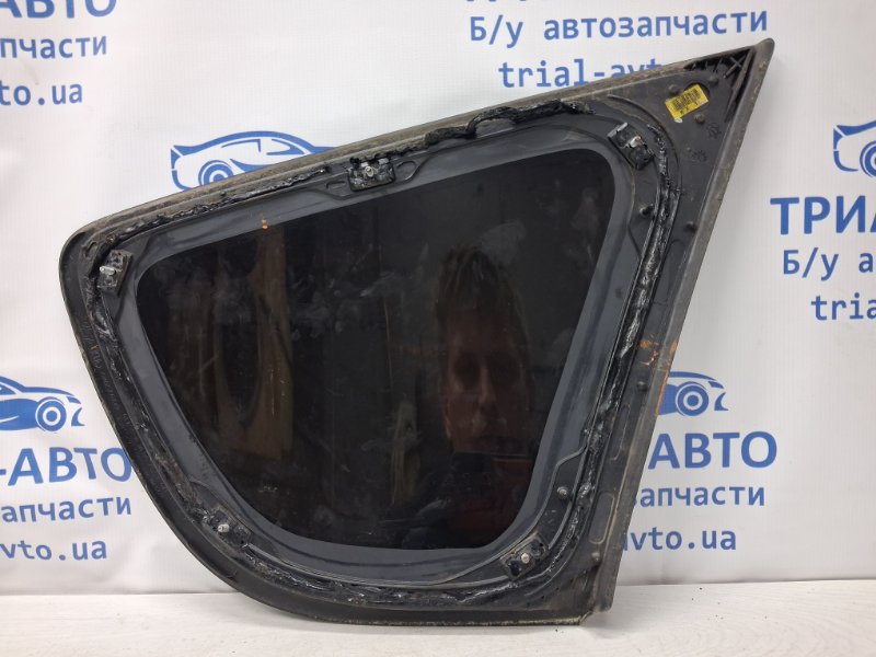 Стекло в кузов заднее левое I30 2007-2012 FD 1.6 diesel D4FB Стекло в кузов заднее левое I30 2007-2012 FD 1.6 diesel D4FB