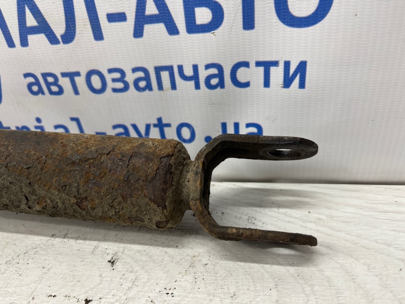 Амортизатор задний I30 2007-2012 FD 1.6 diesel D4FB Амортизатор задний I30 2007-2012 FD 1.6 diesel D4FB