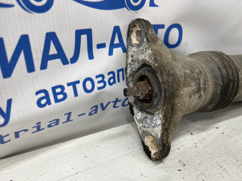 Амортизатор задний Hyundai I30 FD 1.6 diesel D4FB Амортизатор задний Hyundai I30 FD 1.6 diesel D4FB