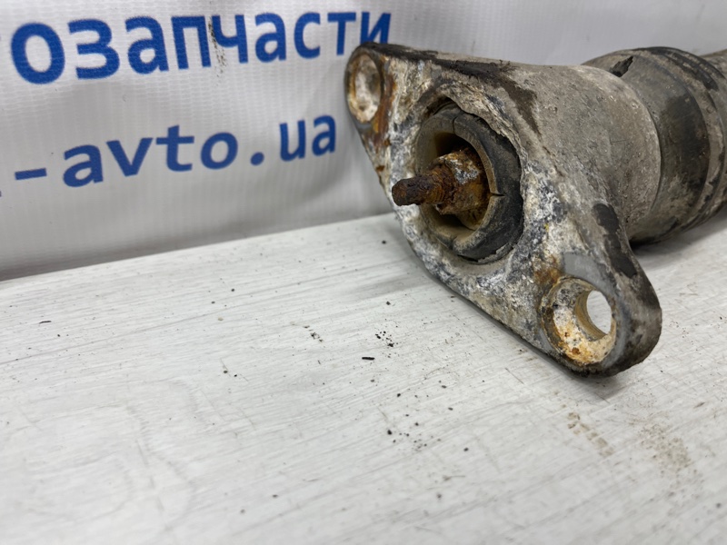Амортизатор задний Hyundai I30 FD 1.6 diesel D4FB Амортизатор задний Hyundai I30 FD 1.6 diesel D4FB