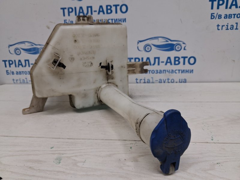 Бачок омывателя I30 2007-2012 FD 1.6 diesel D4FB Бачок омывателя I30 2007-2012 FD 1.6 diesel D4FB