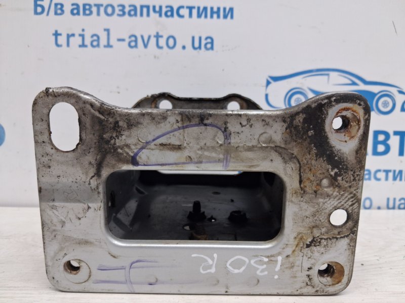 Кронштейн усилителя переднего бампера правый I30 2007-2012 FD 1.6 diesel D4FB Кронштейн усилителя переднего бампера правый I30 2007-2012 FD 1.6 diesel D4FB