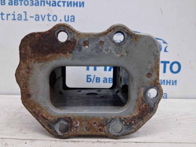Кронштейн усилителя переднего бампера левый Hyundai I30 FD 1.6 diesel D4FB