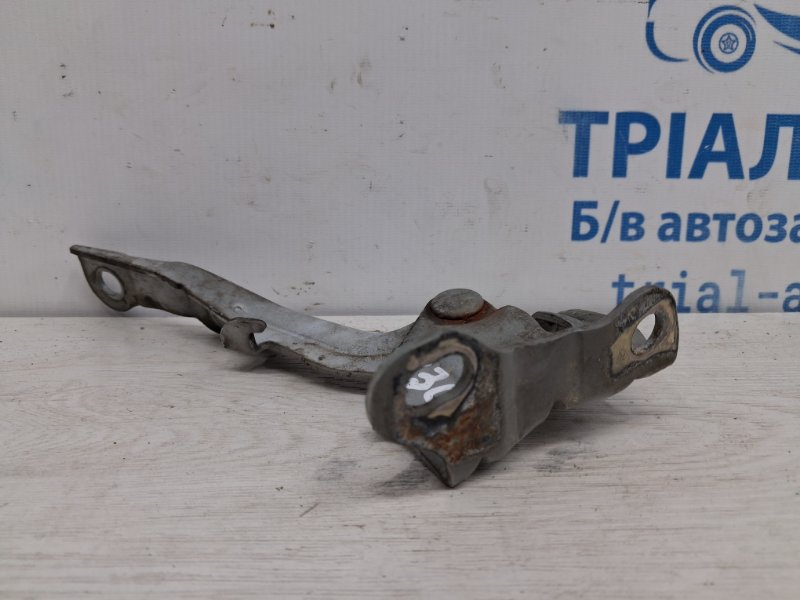 Петля капота левая Hyundai I30 FD 1.6 diesel D4FB Петля капота левая Hyundai I30 FD 1.6 diesel D4FB
