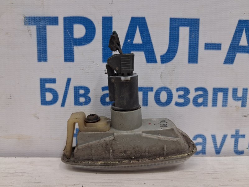 Повторитель поворотника I30 2007-2012 FD 1.6 diesel D4FB Повторитель поворотника I30 2007-2012 FD 1.6 diesel D4FB