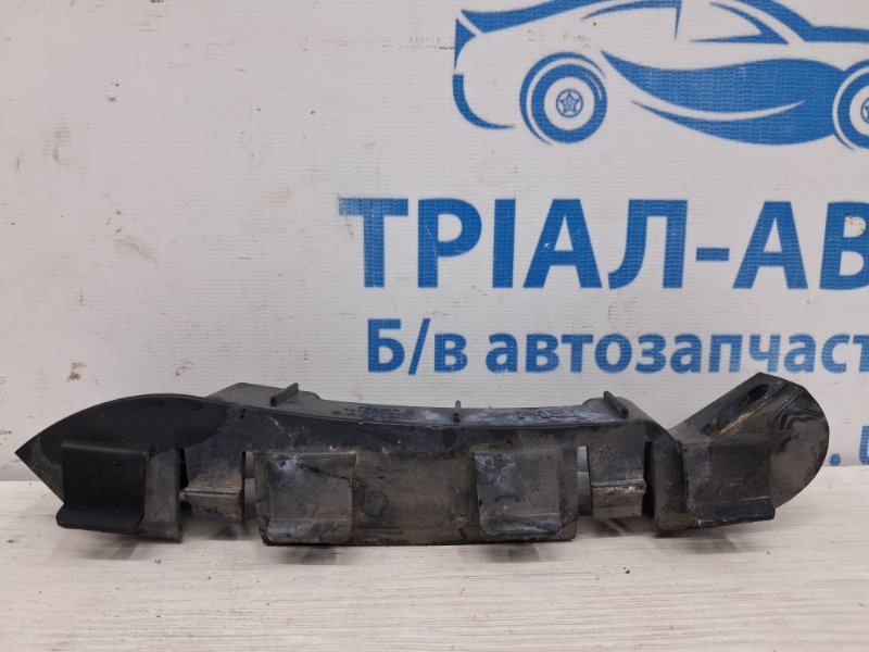 Кронштейн бампера передний правый Ceed 2006-2012 ED 1.6 diesel D4FB Кронштейн бампера передний правый Ceed 2006-2012 ED 1.6 diesel D4FB