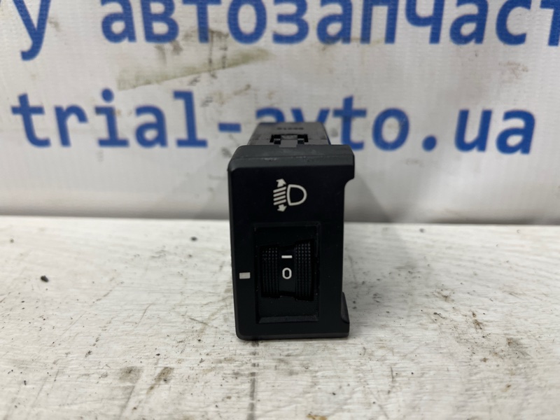 Запчасть корректор фар Hyundai I30 2007-2012 FD 1.6 diesel D4FB 933702R000 Б/У Корректор фар Hyundai I30 2007-2012 FD 1.6 diesel D4FB 933702R000 Б/У