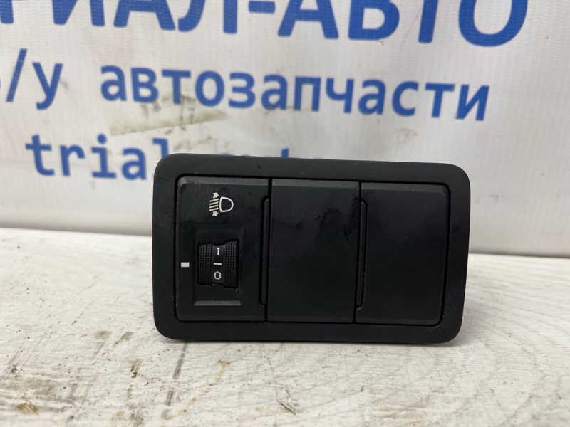 Запчасть корректор фар Hyundai I30 2007-2012 FD 1.6 diesel D4FB 933702L000WK Б/У Корректор фар Hyundai I30 2007-2012 FD 1.6 diesel D4FB 933702L000WK Б/У