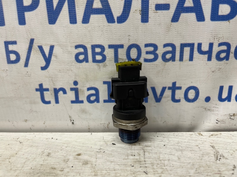 Датчик давления топлива в рейке I30 2007-2012 FD 1.6 diesel D4FB Датчик давления топлива в рейке I30 2007-2012 FD 1.6 diesel D4FB