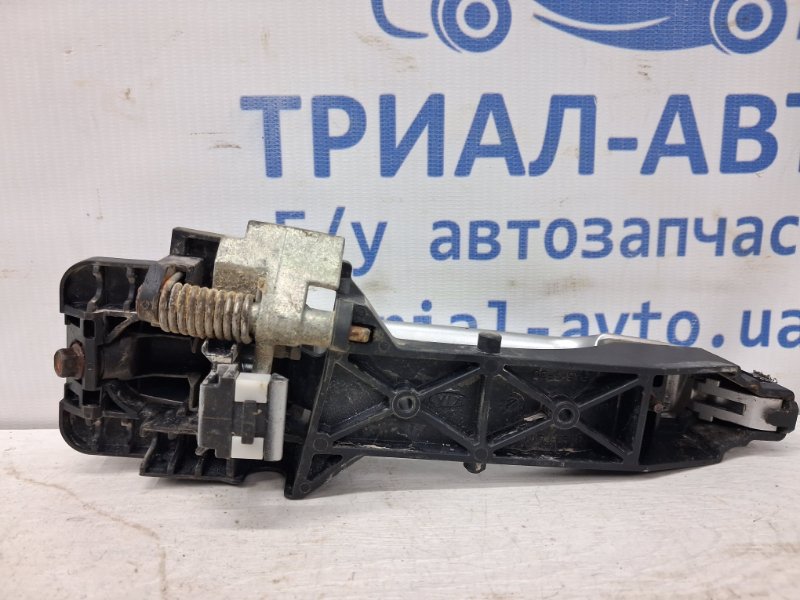 Ручка двери внешняя задняя правая Kia Ceed ED 1.6 diesel D4FB Ручка двери внешняя задняя правая Kia Ceed ED 1.6 diesel D4FB