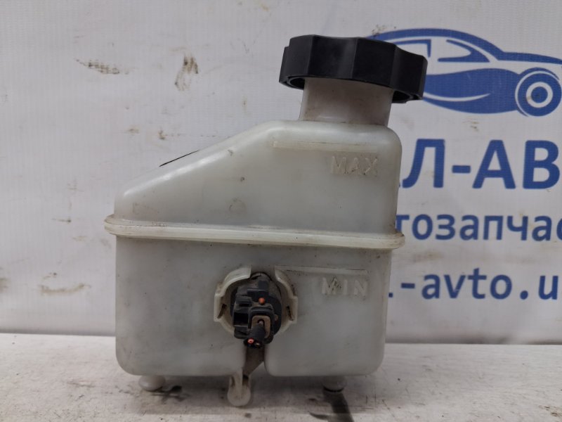 Бачок главного тормозного цилиндра I30 2007-2012 FD 1.6 diesel D4FB Бачок главного тормозного цилиндра I30 2007-2012 FD 1.6 diesel D4FB
