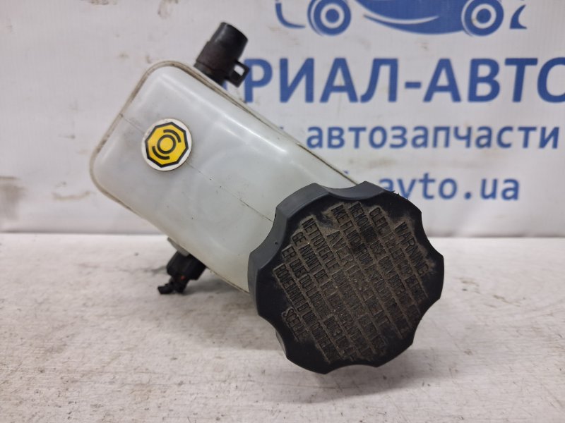 Бачок главного тормозного цилиндра Hyundai I30 FD 1.6 diesel D4FB Бачок главного тормозного цилиндра Hyundai I30 FD 1.6 diesel D4FB