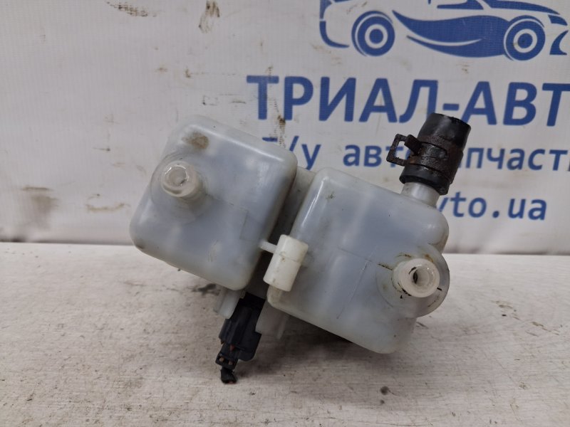Бачок главного тормозного цилиндра I30 2007-2012 FD 1.6 diesel D4FB Бачок главного тормозного цилиндра I30 2007-2012 FD 1.6 diesel D4FB