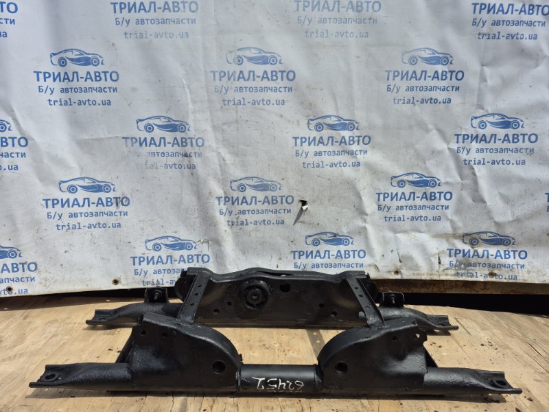 Запчасть балка задней подвески Dacia Duster 2010-2017 HS 1.5 Diesel K9K 555016666R Б/У Балка задней подвески Dacia Duster 2010-2017 HS 1.5 Diesel K9K 555016666R Б/У