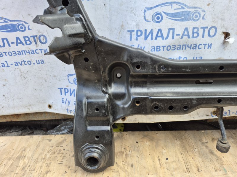 Балка передней подвески Santa fe 2005-2012 CM 2.2 diesel D4HB Балка передней подвески Santa fe 2005-2012 CM 2.2 diesel D4HB