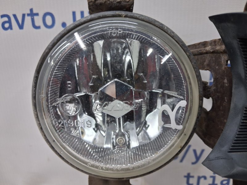 Фара противотуманная правая Pajero Sport 1996-2008 K9 2.5 Diesel 4D56 Фара противотуманная правая Pajero Sport 1996-2008 K9 2.5 Diesel 4D56