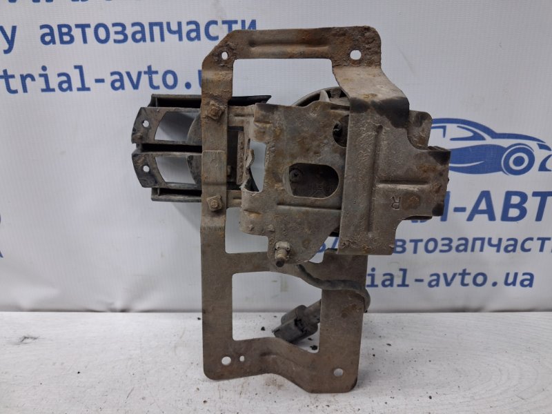 Фара противотуманная правая Mitsubishi Pajero Sport K9 2.5 Diesel 4D56 Фара противотуманная правая Mitsubishi Pajero Sport K9 2.5 Diesel 4D56