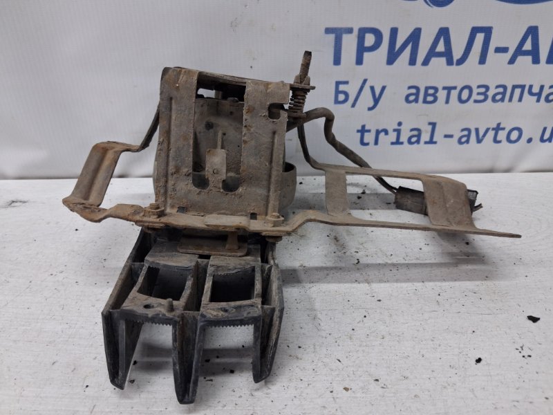 Фара противотуманная правая Pajero Sport 1996-2008 K9 2.5 Diesel 4D56 Фара противотуманная правая Pajero Sport 1996-2008 K9 2.5 Diesel 4D56