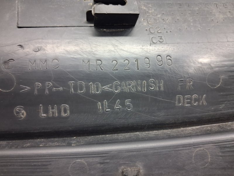 Дефлектор дворников Pajero Sport 1996-2008 K9 2.5 Diesel 4D56 Дефлектор дворников Pajero Sport 1996-2008 K9 2.5 Diesel 4D56