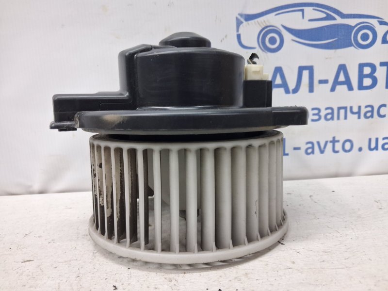 Запчасть моторчик печки Mitsubishi Pajero Sport 1996-2008 K9 2.5 Diesel 4D56 MR315962 Б/У Моторчик печки Mitsubishi Pajero Sport 1996-2008 K9 2.5 Diesel 4D56 MR315962 Б/У